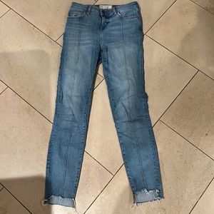 Free people straight leg jeans 🌟